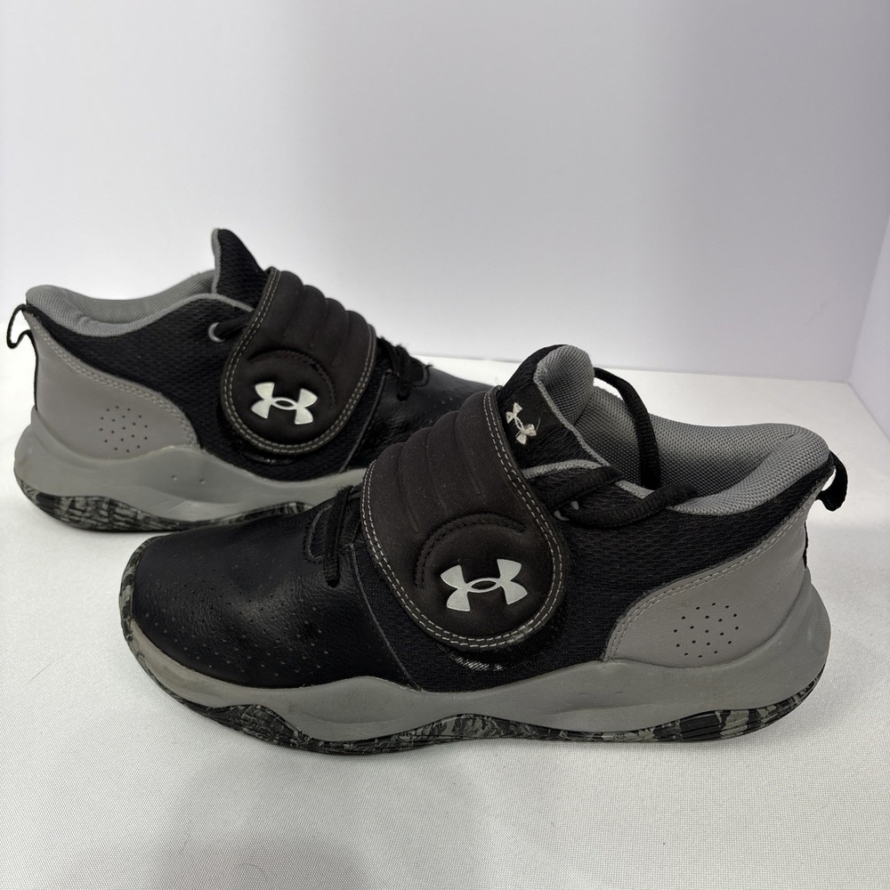 Under Armour Kids Sneakers Black and Gray - size 7